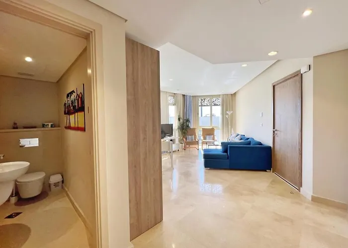 Proper & Plush 1 Bdr Mangroovy Free Pool & Access Appartement